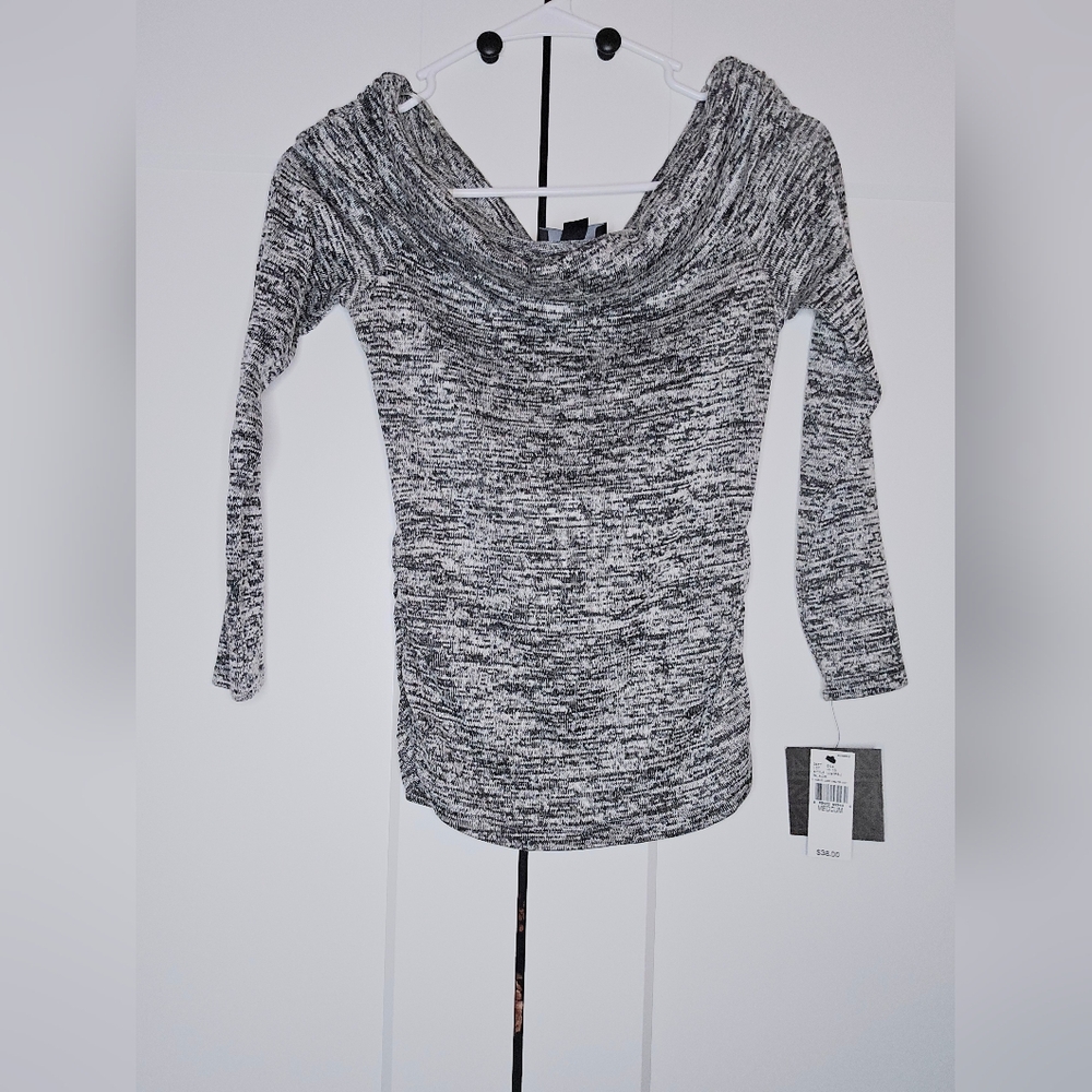 NEW WITH TAGS iZbyer off the shoulder Grey sweater size MEDIUM